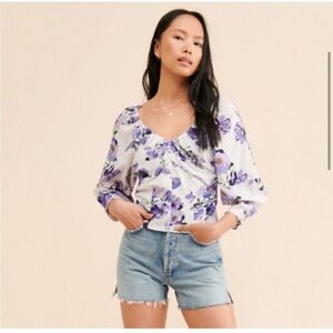 ANTHROPOLOGIE Floral V Neck ruched knit top